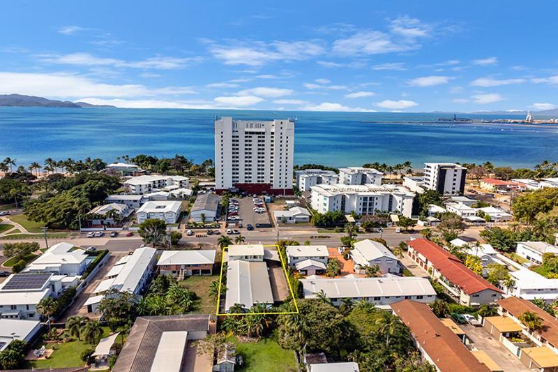 Motel On Mitchell Townsville Exteriör bild